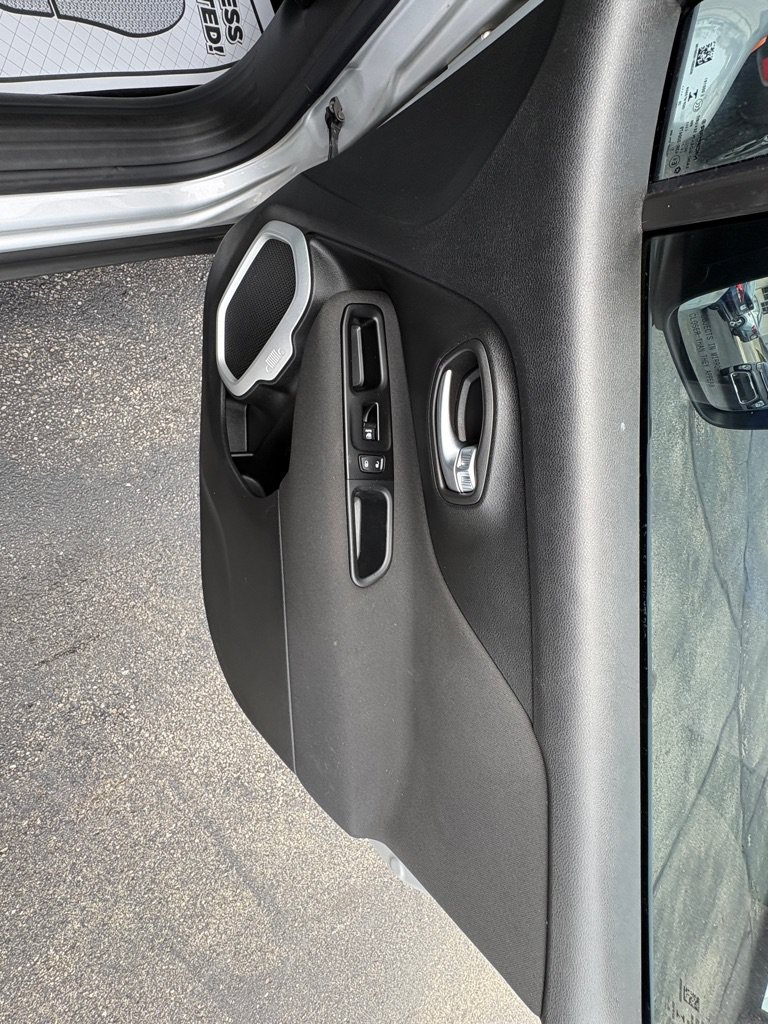 Used 2021 Jeep Renegade Sport FWD image 16