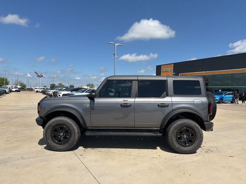 Used 2022 Ford Bronco Wildtrak image 2