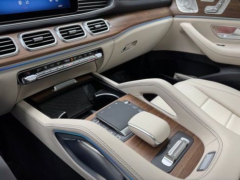 New 2026 Mercedes-Benz GLS 450 4MATIC image 16