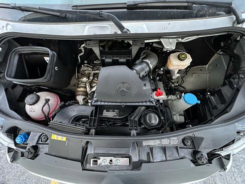 Used 2024 Mercedes-Benz Sprinter 3500 image 19