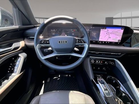Used 2025 Audi Q5 Premium w/ Convenience Package AWD/4WD image 8