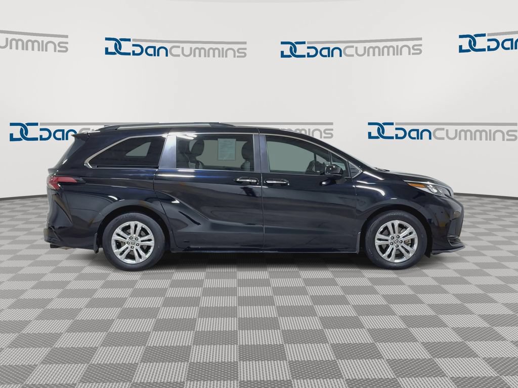 Used 2023 Toyota Sienna XSE w/ XSE Plus Package AWD/4WD image 9