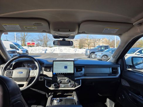 Certified 2022 Ford Expedition XLT image 12