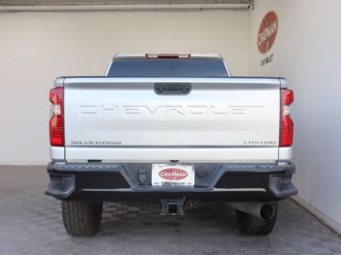 Used 2022 Chevrolet Silverado 2500 Custom w/ Custom Value Package AWD/4WD image 6