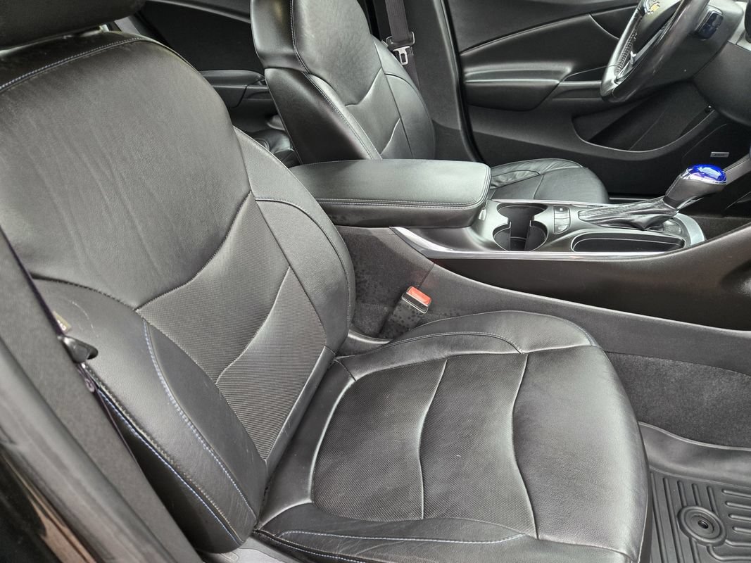 Used 2016 Chevrolet Volt Premier w/ Driver Confidence Package FWD image 24