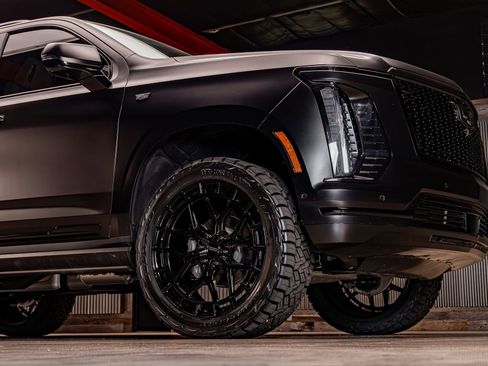 Used 2025 Cadillac Escalade Sport Platinum image 12