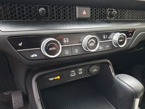 Used 2023 Honda CR-V EX image 16