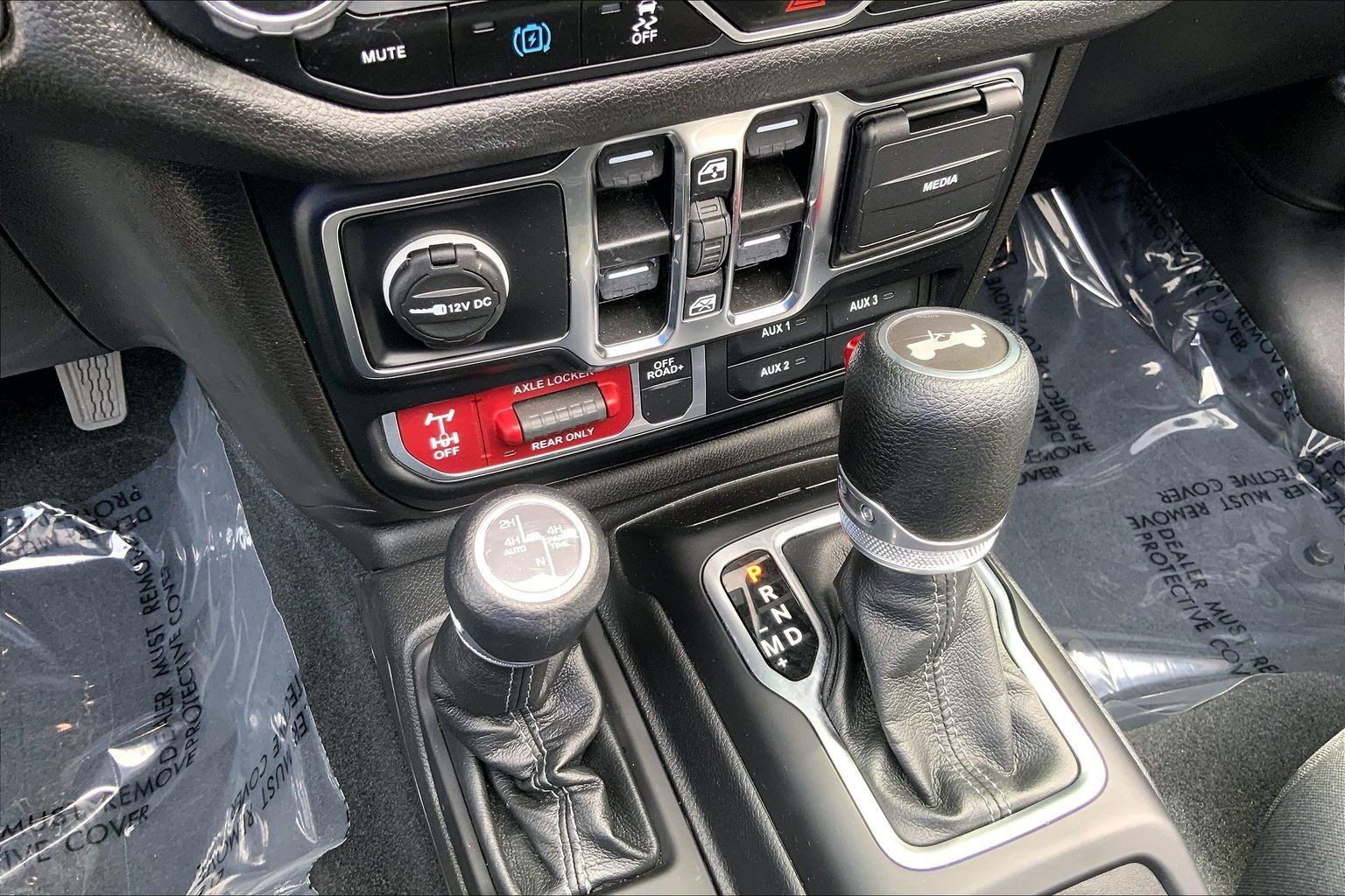 Certified 2024 Jeep Wrangler Unlimited AWD/4WD image 16