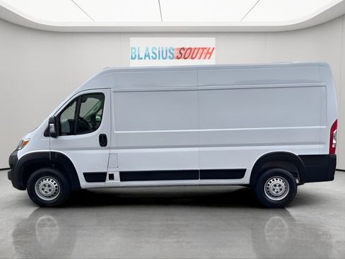 Used 2024 RAM ProMaster 2500 w/ Convenience Group FWD image 6