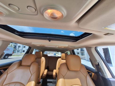 Used 2014 Chevrolet Traverse LTZ FWD image 15