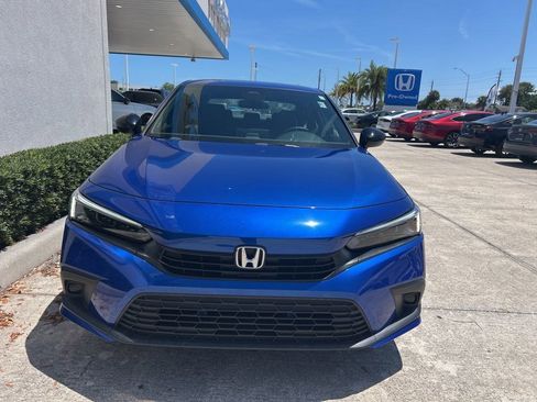 Used 2023 Honda Civic Sport image 2