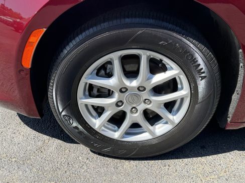 Used 2020 Chrysler Pacifica Touring-L w/ Advanced Safetytec Group FWD image 40