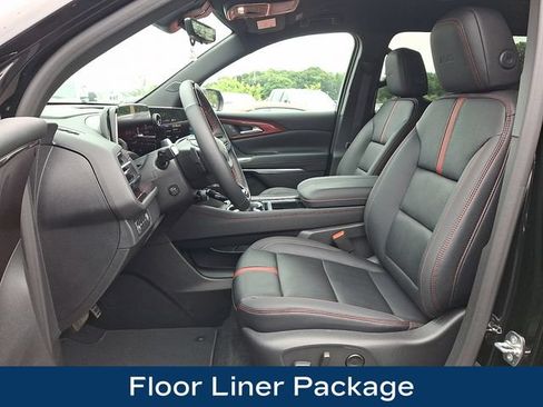Used 2026 Chevrolet Traverse RS w/ LPO, Floor Liner Package AWD/4WD image 2