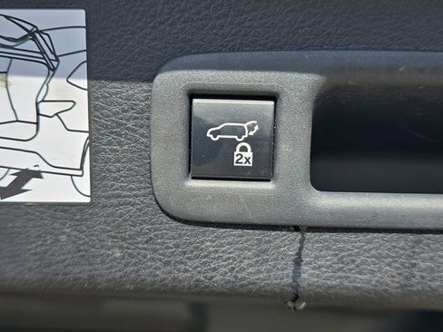 Used 2021 Toyota Sienna XLE FWD image 19