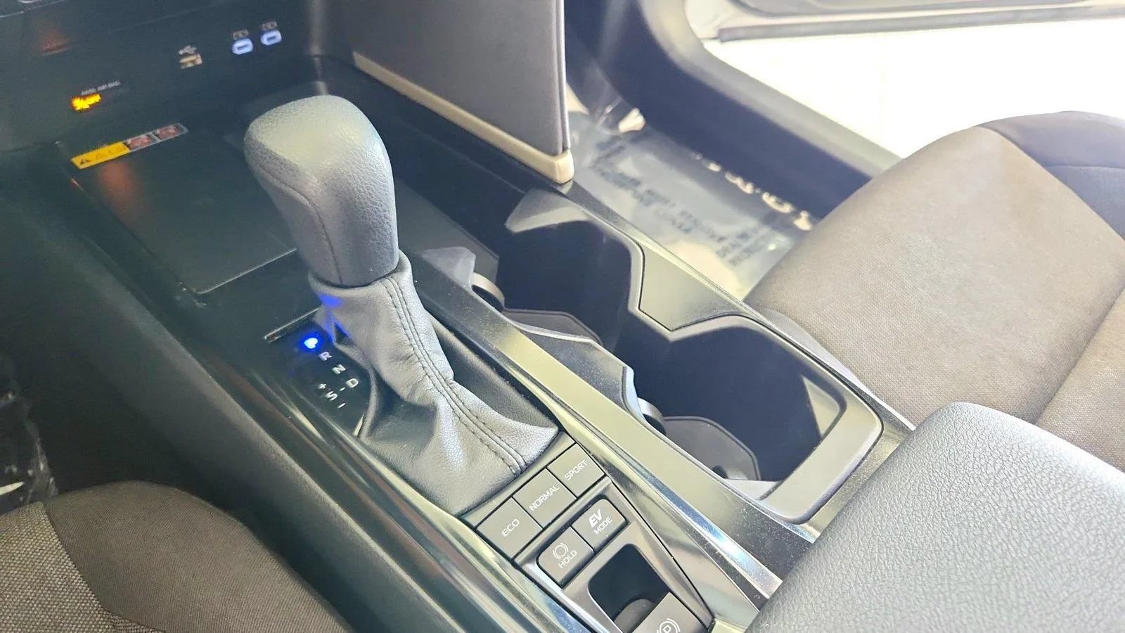 Used 2025 Toyota Camry LE FWD image 19