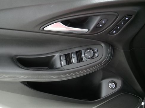 Used 2020 Buick Encore GX Essence w/ Experience Buick Package AWD/4WD image 19