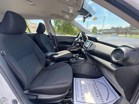 New 2025 Nissan Kicks Play S FWD image 9