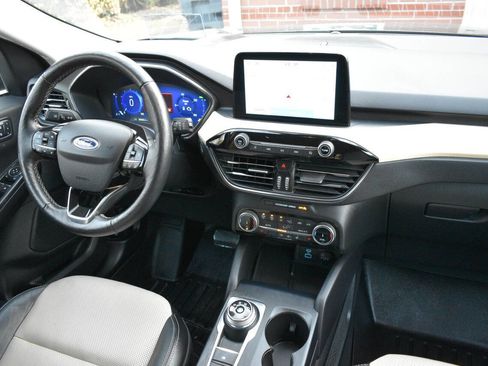 Used 2022 Ford Escape Titanium w/ Titanium Premium Package image 28