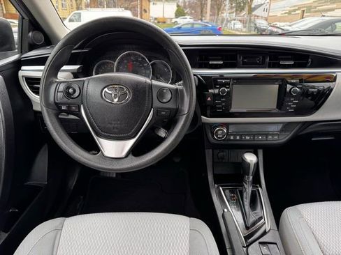 Used 2014 Toyota Corolla LE image 19