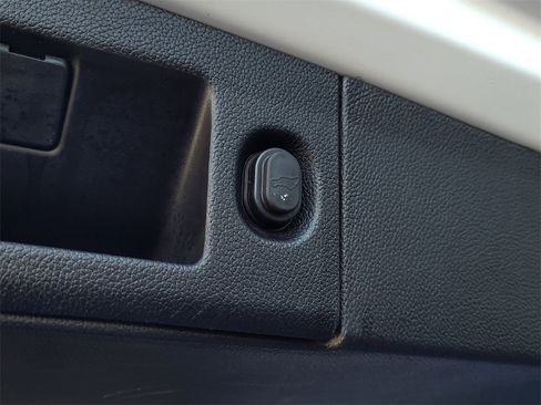 Used 2020 GMC Yukon SLT w/ Open Road Package image 35