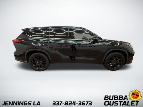 Used 2022 Toyota Highlander L FWD image 6