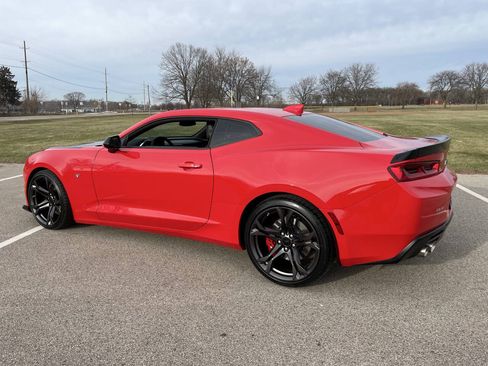 Used 2018 Chevrolet Camaro SS RWD image 23