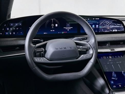 Used 2024 Lucid Air Touring AWD/4WD image 18