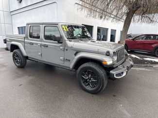 Used 2021 Jeep Gladiator Sport video 1