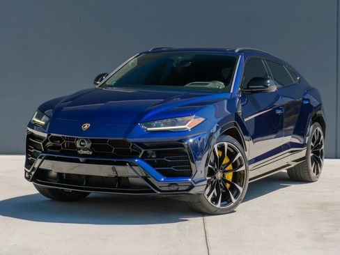 Used 2021 Lamborghini Urus AWD/4WD image 3
