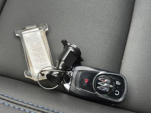 Used 2025 Buick Envista Sport Touring image 22