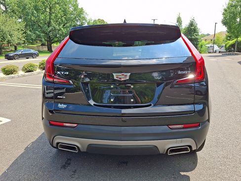Used 2023 Cadillac XT4 Premium Luxury w/ Technology Package AWD/4WD image 5