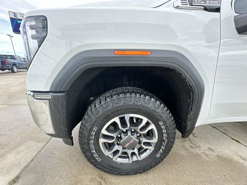 Used 2025 GMC Sierra 2500 SLE w/ SLE Value Package; AWD/4WD image 32