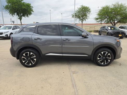 Certified 2025 Nissan Kicks SV AWD/4WD image 2