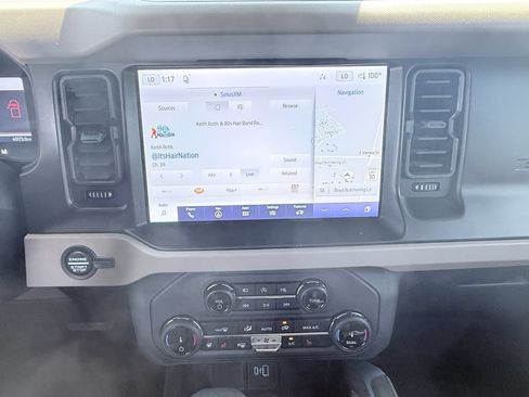 Used 2022 Ford Bronco Wildtrak AWD/4WD image 11