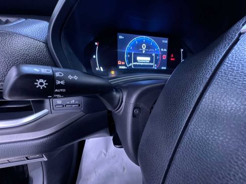 Used 2025 Toyota Grand Highlander AWD image 10
