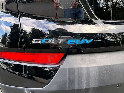 Used 2023 Chevrolet Bolt EUV LT w/ Convenience Package FWD image 23