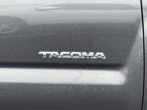 Used 2014 Toyota Tacoma PreRunner w/ SR5 Package image 39