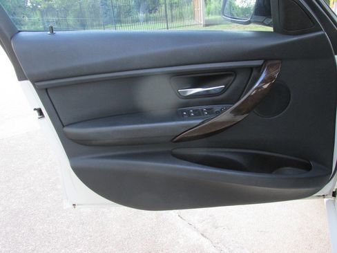 Used 2015 BMW 320i Sedan image 11
