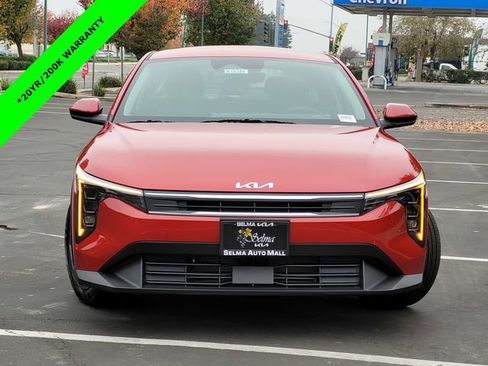 New 2025 Kia K4 LXS image 2