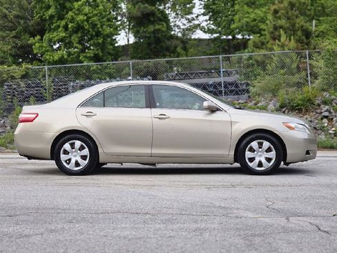 Used 2007 Toyota Camry XLE FWD image 9