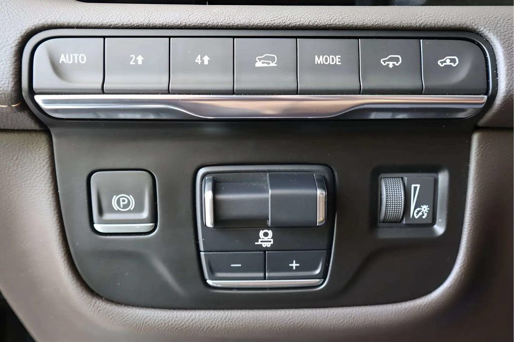 Used 2021 Cadillac Escalade Premium Luxury w/ Driver Assist Tech Package AWD/4WD image 19