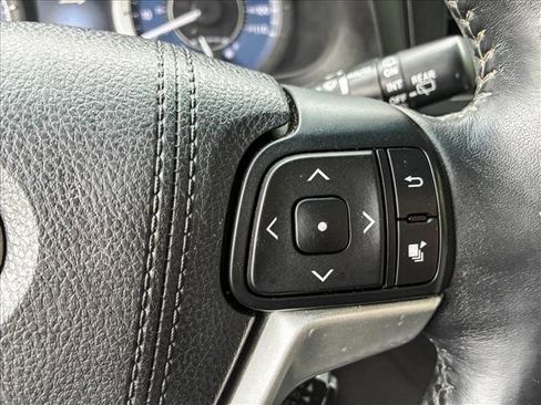 Used 2016 Toyota Sienna Limited Premium image 16