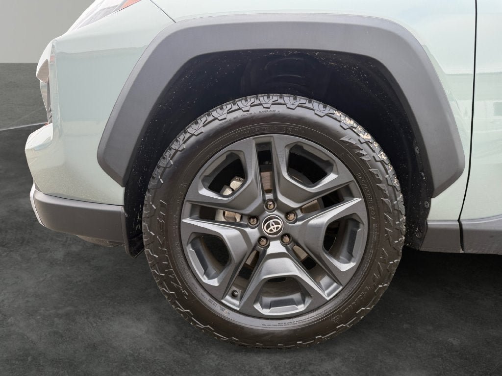 Used 2022 Toyota RAV4 Adventure w/ Convenience Package AWD/4WD image 4