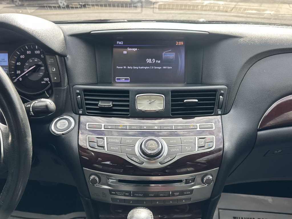 Used 2015 INFINITI Q70 3.7 RWD image 30