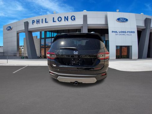 Used 2025 Honda Pilot TrailSport image 4