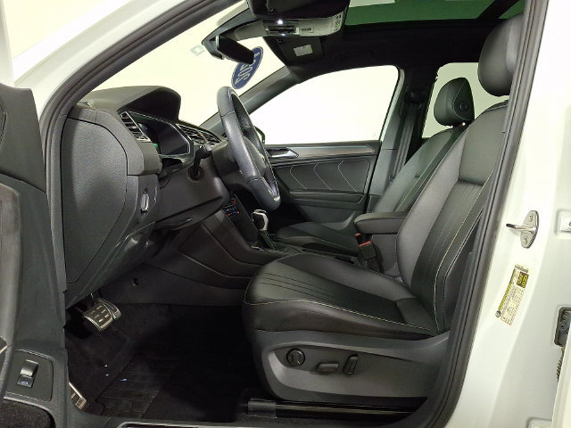 Used 2024 Volkswagen Tiguan SE R-Line FWD image 15