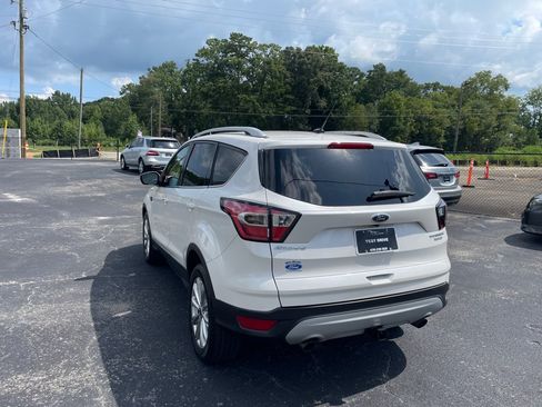 Used 2017 Ford Escape Titanium FWD image 4