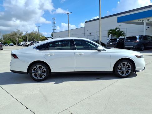 Used 2023 Honda Accord EX image 13