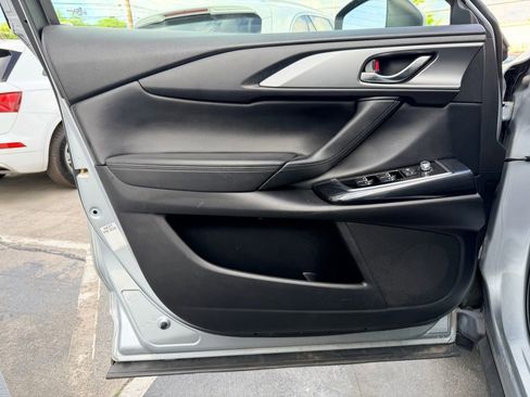 Used 2018 MAZDA CX-9 Touring FWD image 24