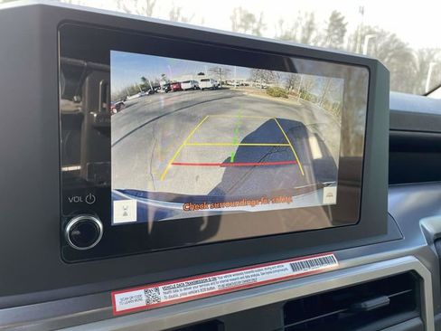 Used 2025 Toyota Tacoma SR5 image 28